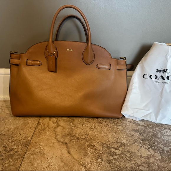 Coach Soft Empire 40 Honey Brown color - Picture 4 of 12